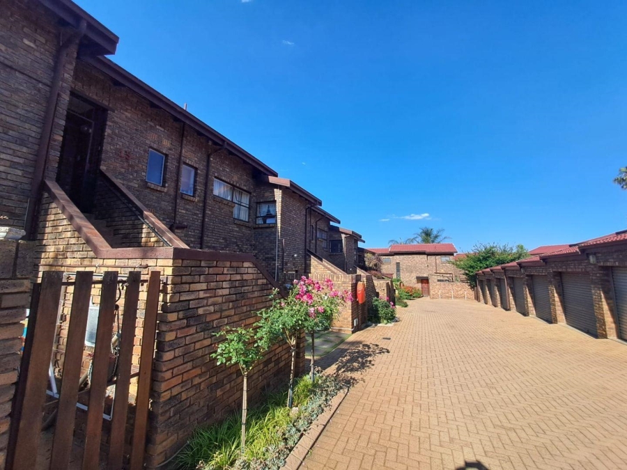 2 Bedroom Property for Sale in Northcliff Gauteng