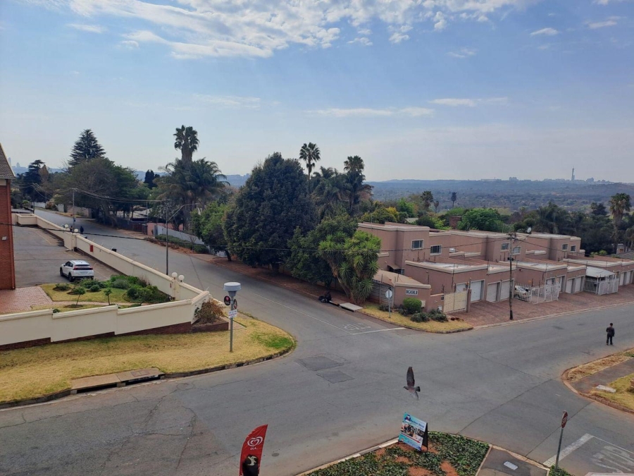 1 Bedroom Property for Sale in Northcliff Gauteng