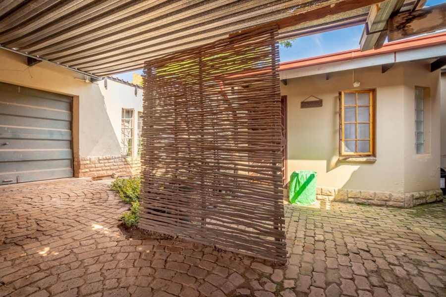 4 Bedroom Property for Sale in Wilro Park Gauteng
