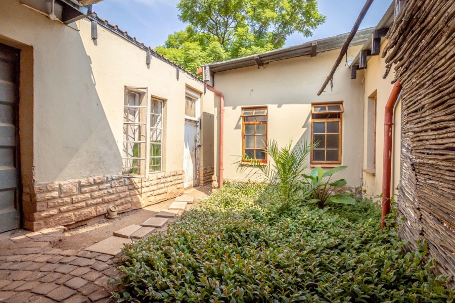 4 Bedroom Property for Sale in Wilro Park Gauteng