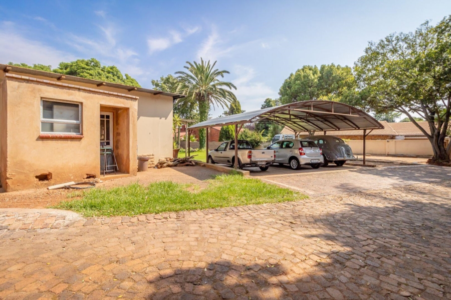 4 Bedroom Property for Sale in Wilro Park Gauteng