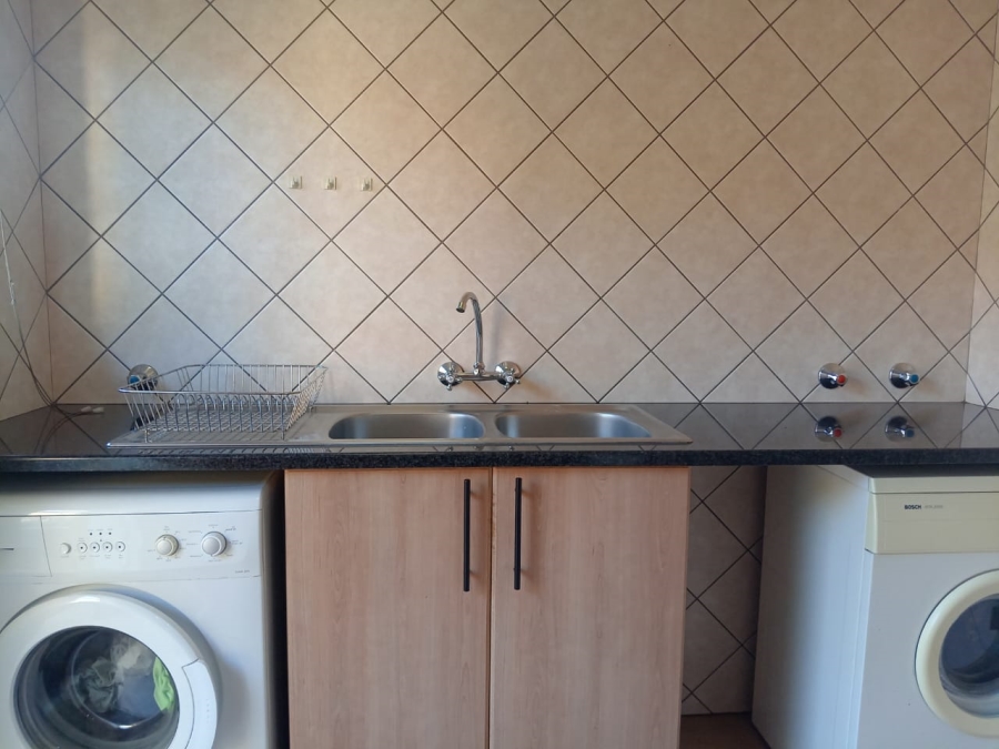 2 Bedroom Property for Sale in Willow Park Manor Gauteng