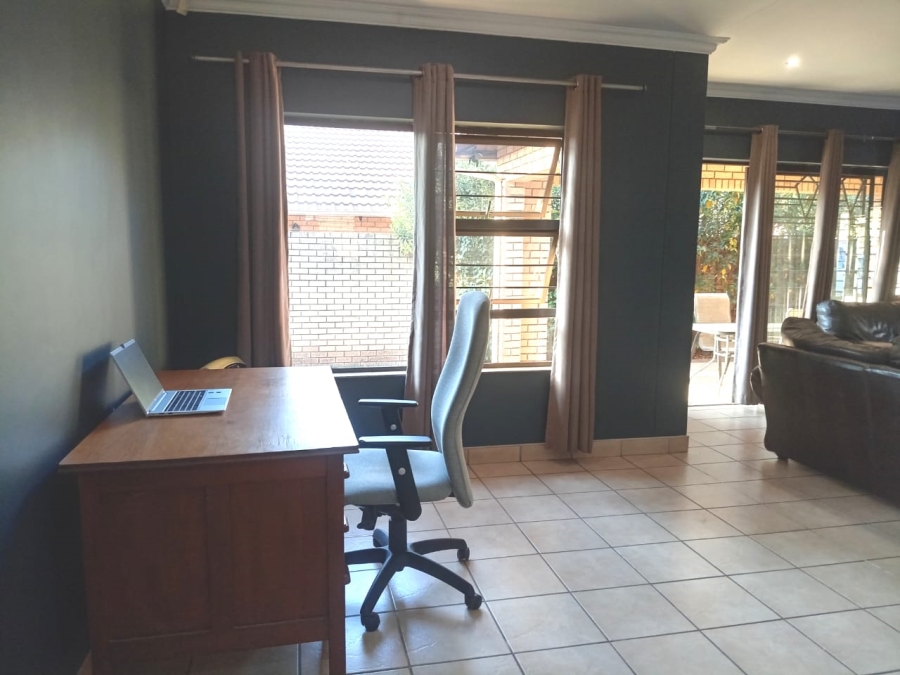 2 Bedroom Property for Sale in Willow Park Manor Gauteng
