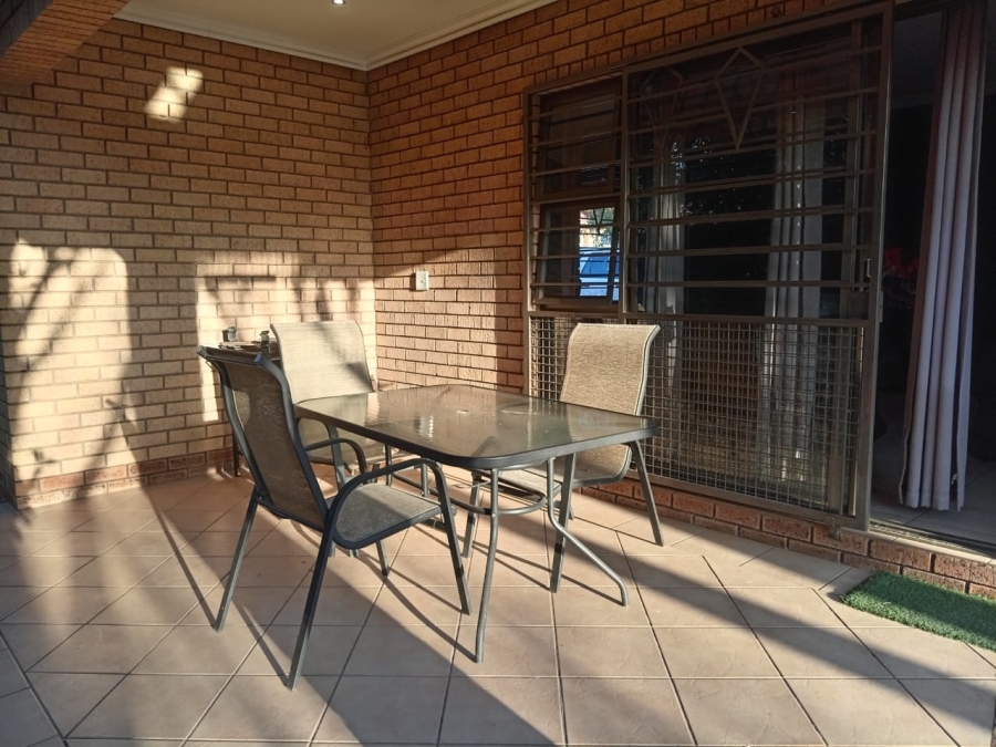 2 Bedroom Property for Sale in Willow Park Manor Gauteng