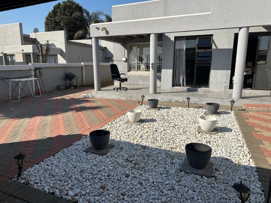 2 Bedroom Property for Sale in Eden Glen Gauteng