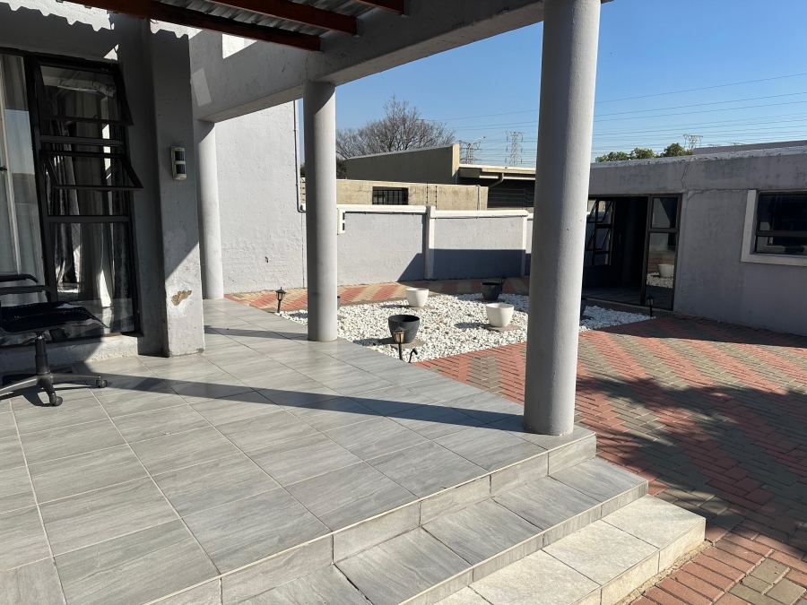 2 Bedroom Property for Sale in Eden Glen Gauteng