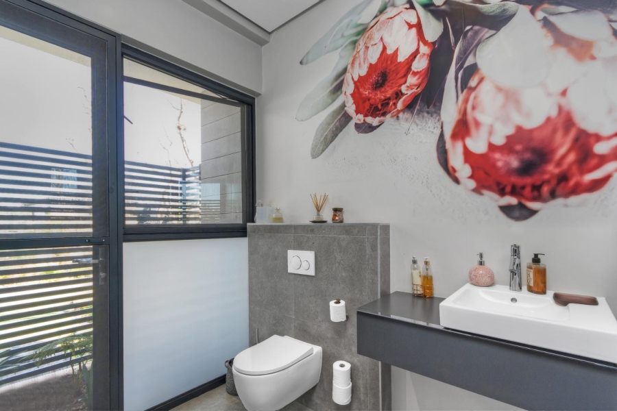 4 Bedroom Property for Sale in Waterfall Country Estate Gauteng
