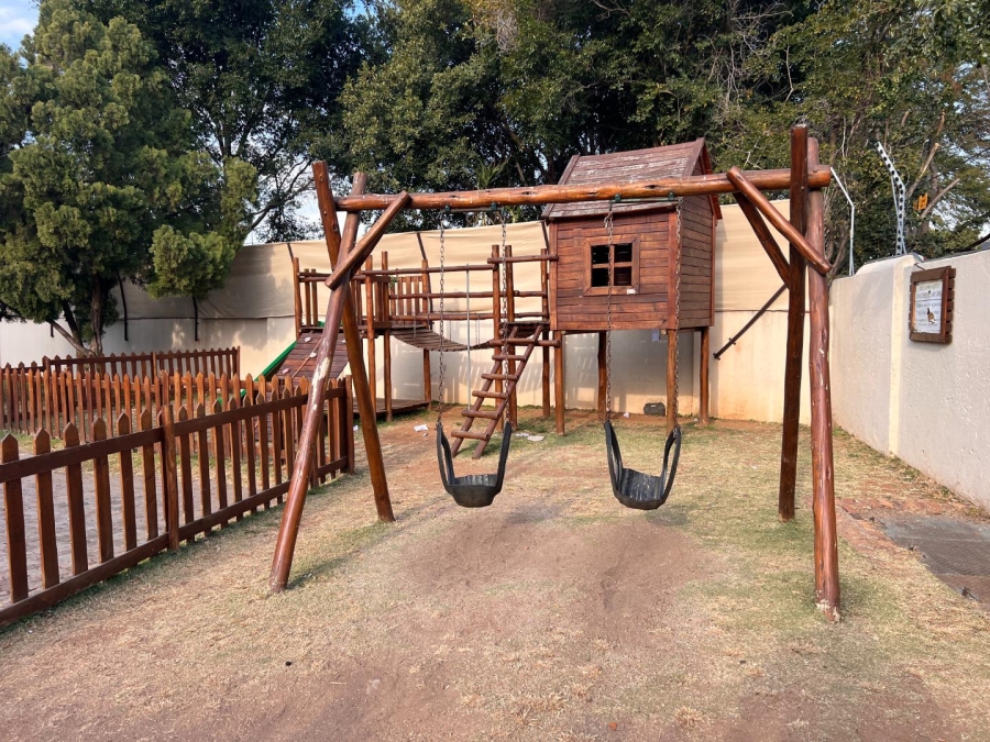 2 Bedroom Property for Sale in Broadacres Gauteng