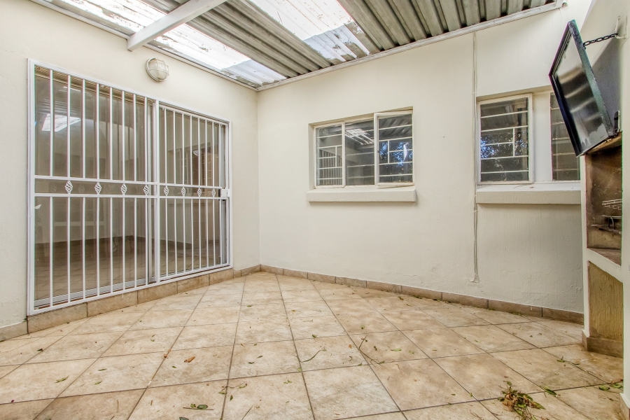 8 Bedroom Property for Sale in Franklin Roosevelt Park Gauteng