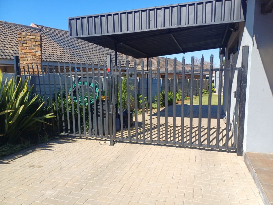 4 Bedroom Property for Sale in Arcon Park Gauteng