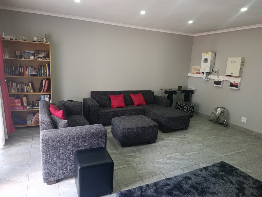 3 Bedroom Property for Sale in Thatchfield Estate Gauteng