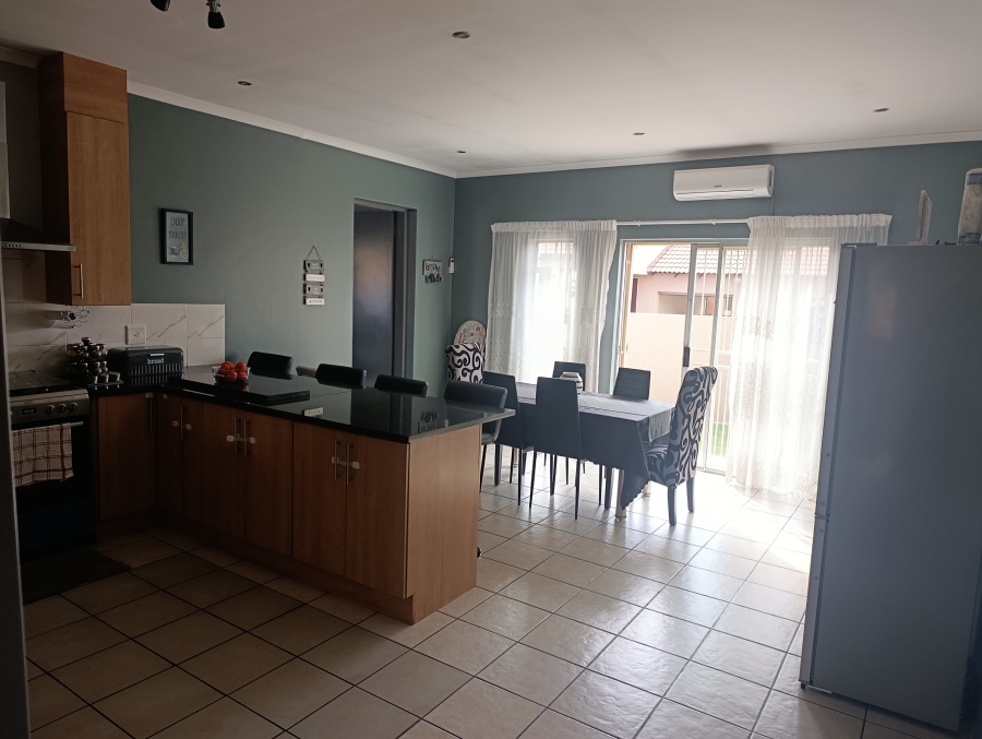 3 Bedroom Property for Sale in Thatchfield Estate Gauteng