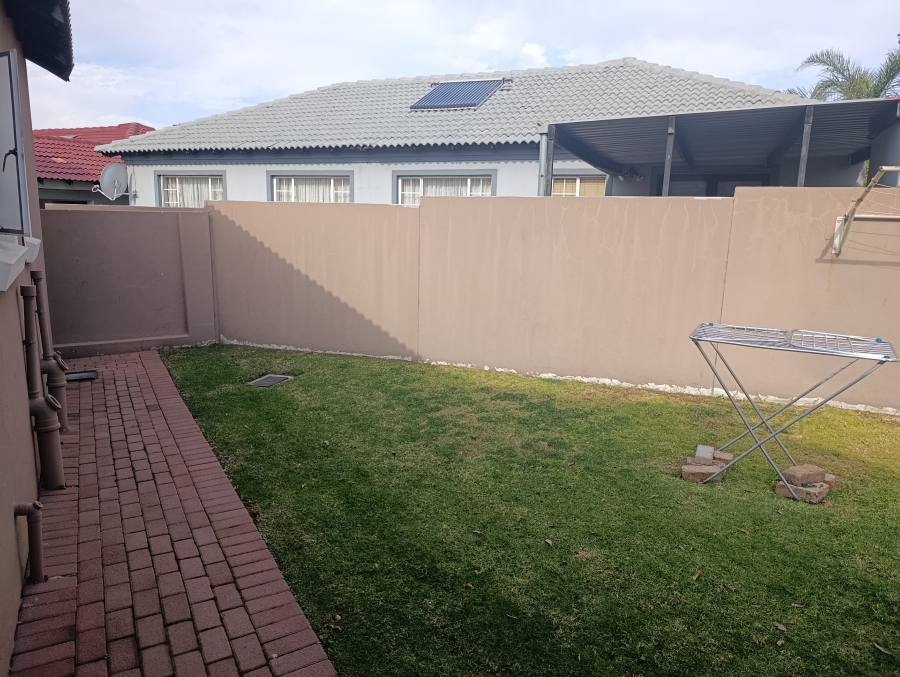 3 Bedroom Property for Sale in Thatchfield Estate Gauteng