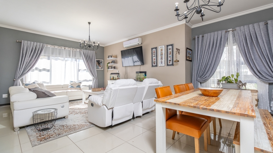 3 Bedroom Property for Sale in Featherview Estate Gauteng
