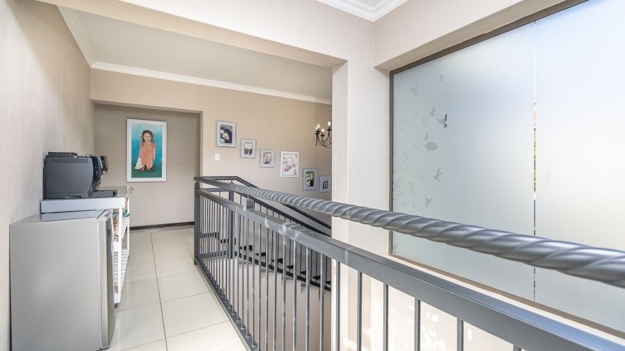 3 Bedroom Property for Sale in Featherview Estate Gauteng