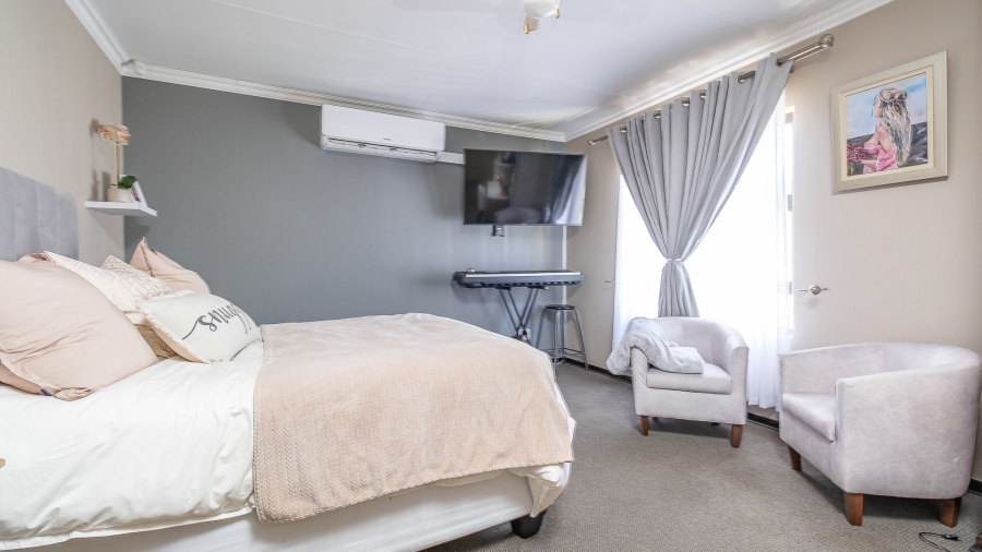 3 Bedroom Property for Sale in Featherview Estate Gauteng
