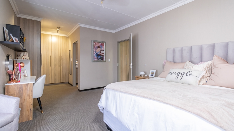 3 Bedroom Property for Sale in Featherview Estate Gauteng