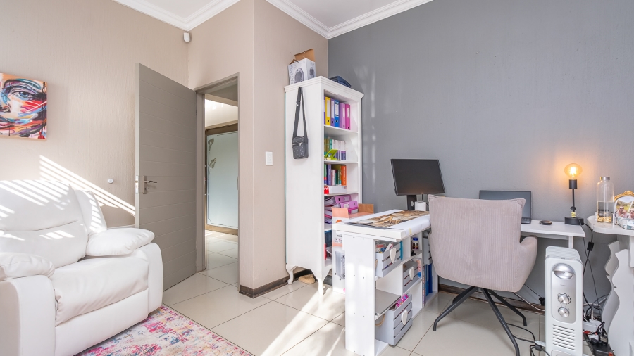 3 Bedroom Property for Sale in Featherview Estate Gauteng