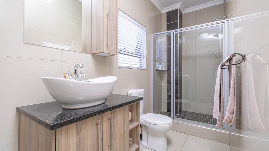 3 Bedroom Property for Sale in Featherview Estate Gauteng