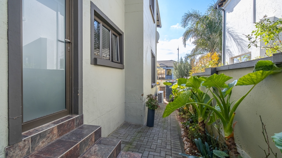 3 Bedroom Property for Sale in Featherview Estate Gauteng