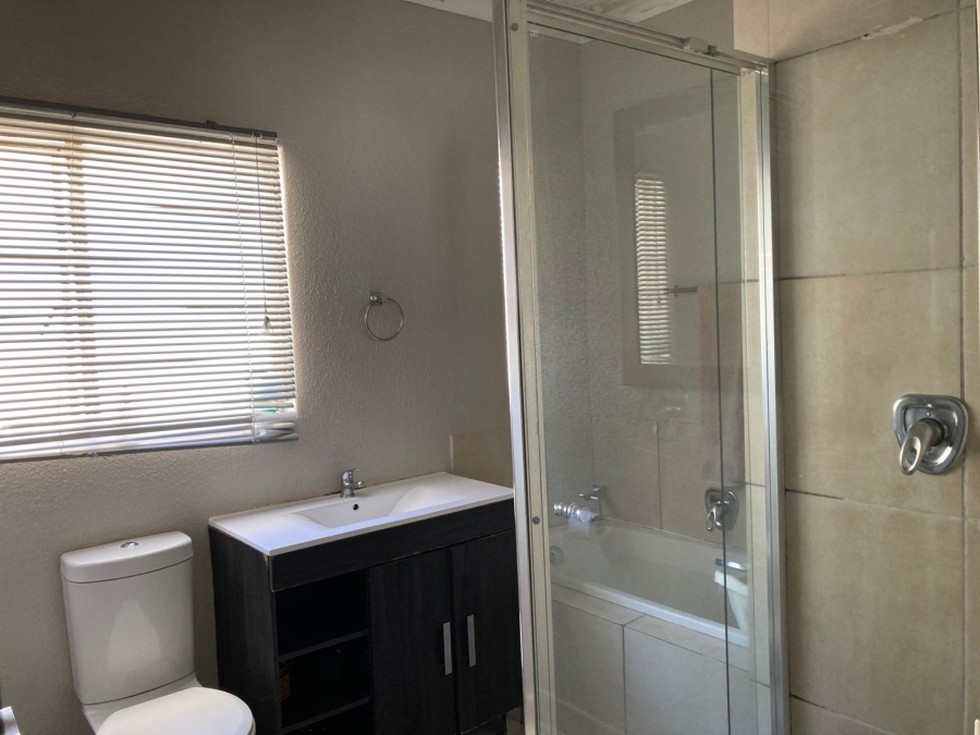 2 Bedroom Property for Sale in Amorosa Gauteng