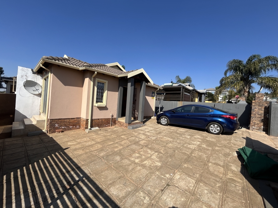 2 Bedroom Property for Sale in Amandasig Gauteng