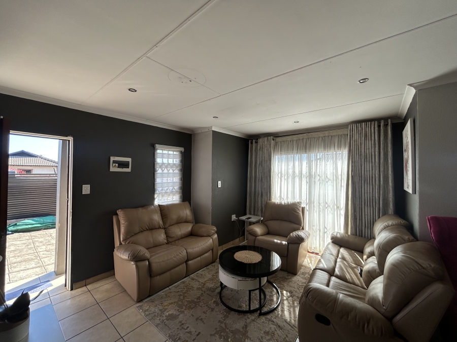 2 Bedroom Property for Sale in Amandasig Gauteng
