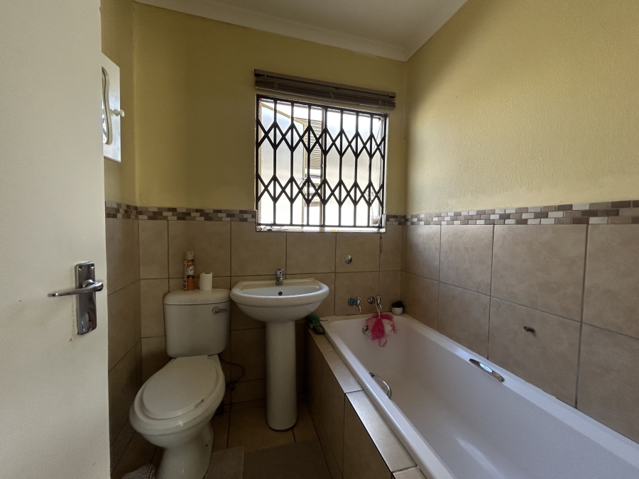 2 Bedroom Property for Sale in Amandasig Gauteng