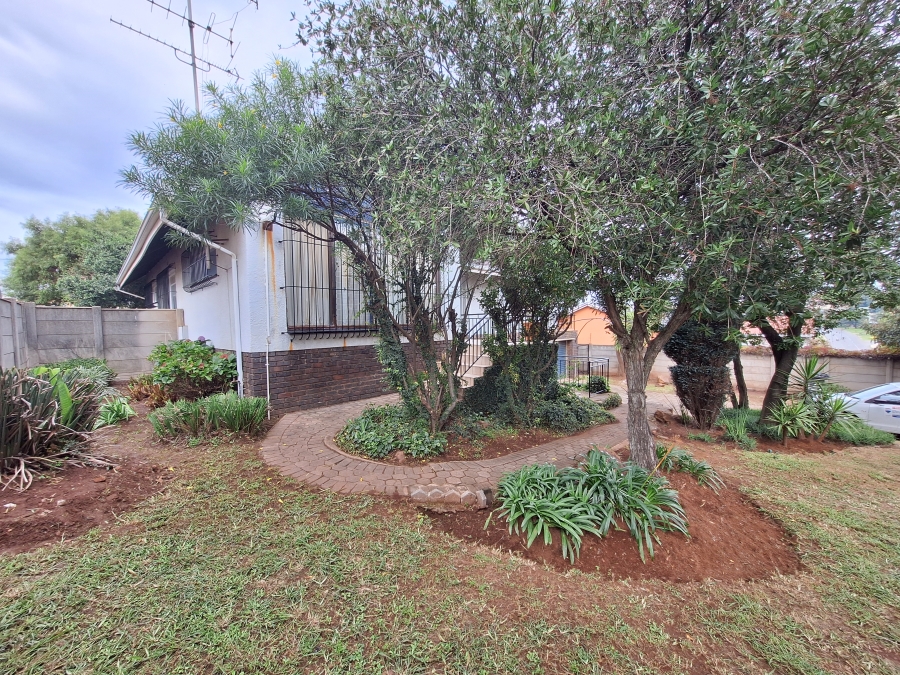 3 Bedroom Property for Sale in Lindhaven Gauteng