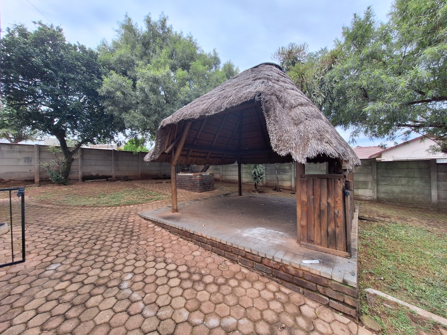 3 Bedroom Property for Sale in Lindhaven Gauteng