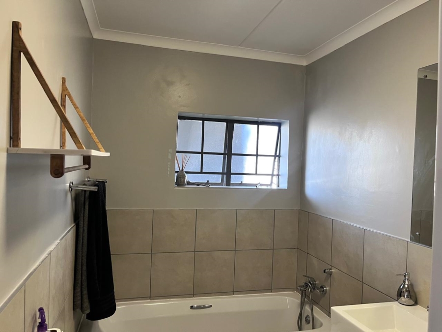 To Let 2 Bedroom Property for Rent in Sagewood Gauteng