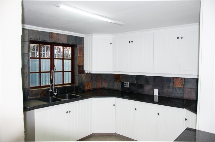 4 Bedroom Property for Sale in Buccleuch Gauteng