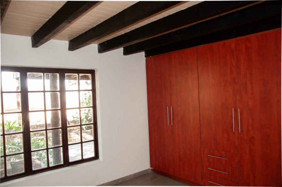 4 Bedroom Property for Sale in Buccleuch Gauteng