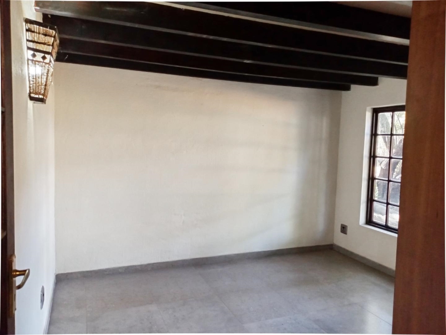 4 Bedroom Property for Sale in Buccleuch Gauteng