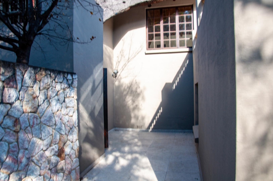 4 Bedroom Property for Sale in Buccleuch Gauteng