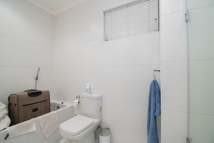 To Let 1 Bedroom Property for Rent in Fourways Gauteng