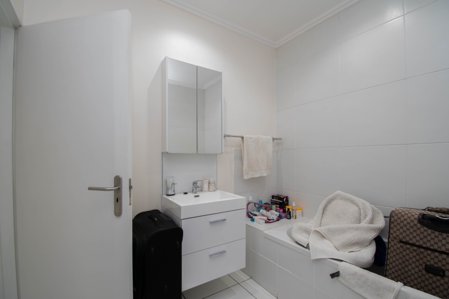To Let 1 Bedroom Property for Rent in Fourways Gauteng