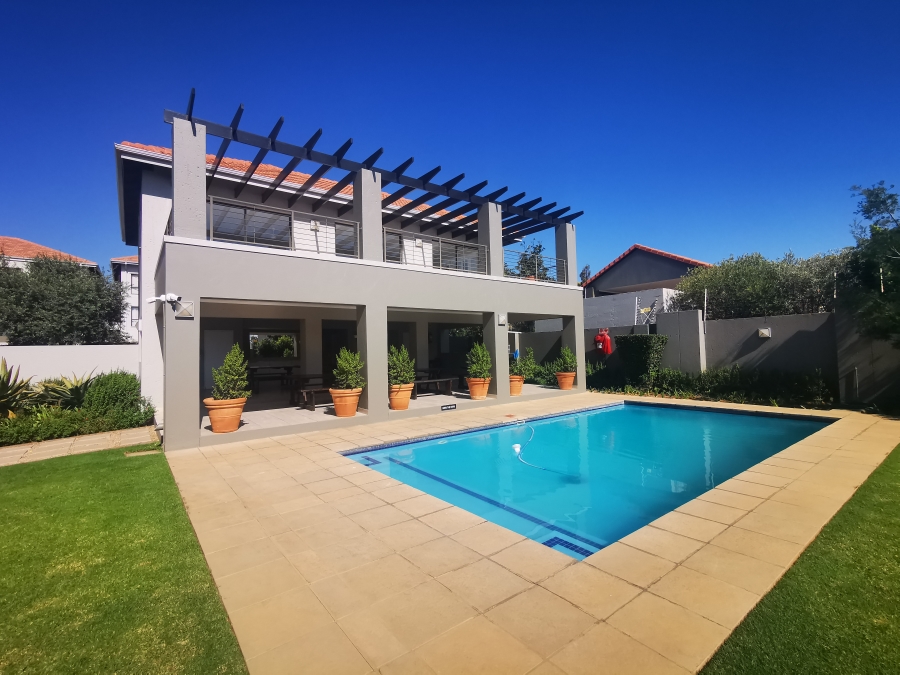 To Let 1 Bedroom Property for Rent in Fourways Gauteng