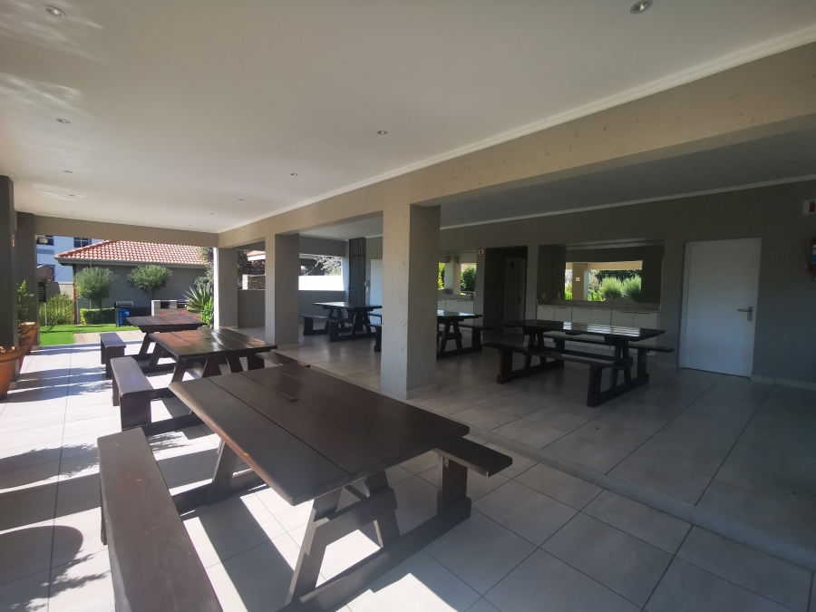 To Let 1 Bedroom Property for Rent in Fourways Gauteng