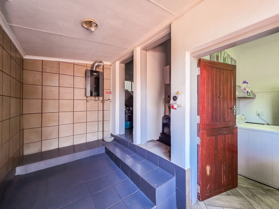 4 Bedroom Property for Sale in Garsfontein Gauteng