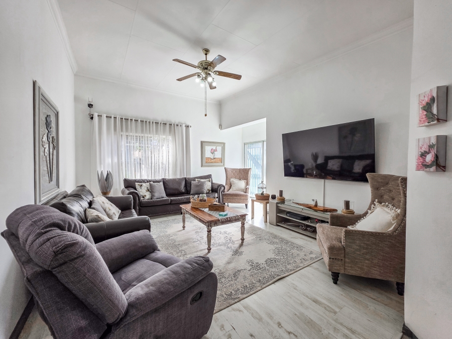 4 Bedroom Property for Sale in Garsfontein Gauteng