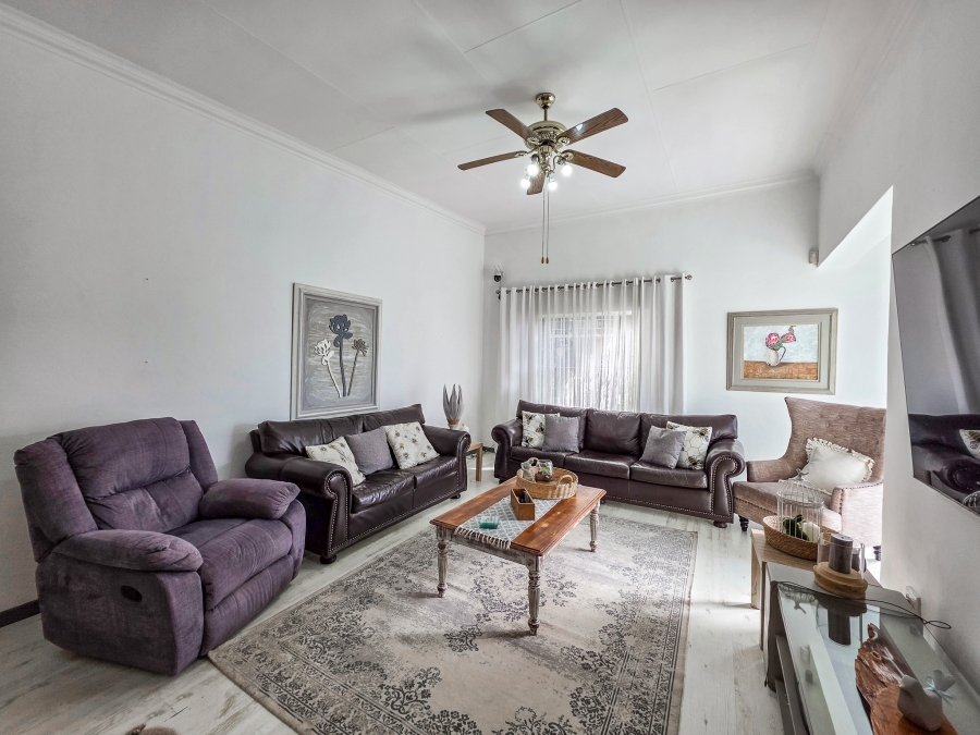 4 Bedroom Property for Sale in Garsfontein Gauteng