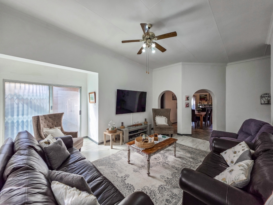 4 Bedroom Property for Sale in Garsfontein Gauteng