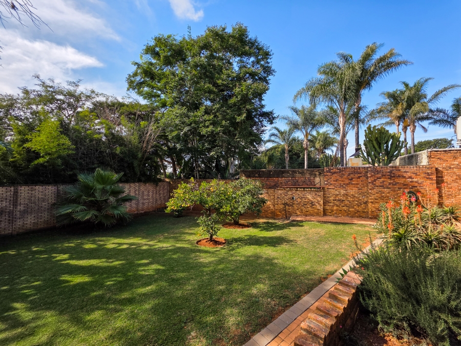 4 Bedroom Property for Sale in Garsfontein Gauteng