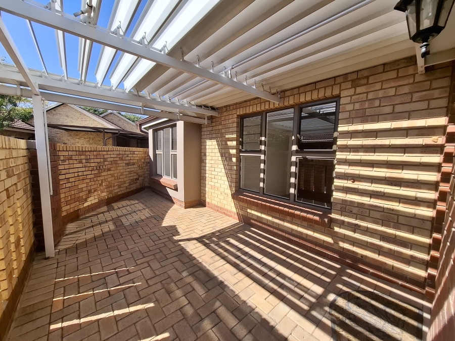 2 Bedroom Property for Sale in Equestria Gauteng