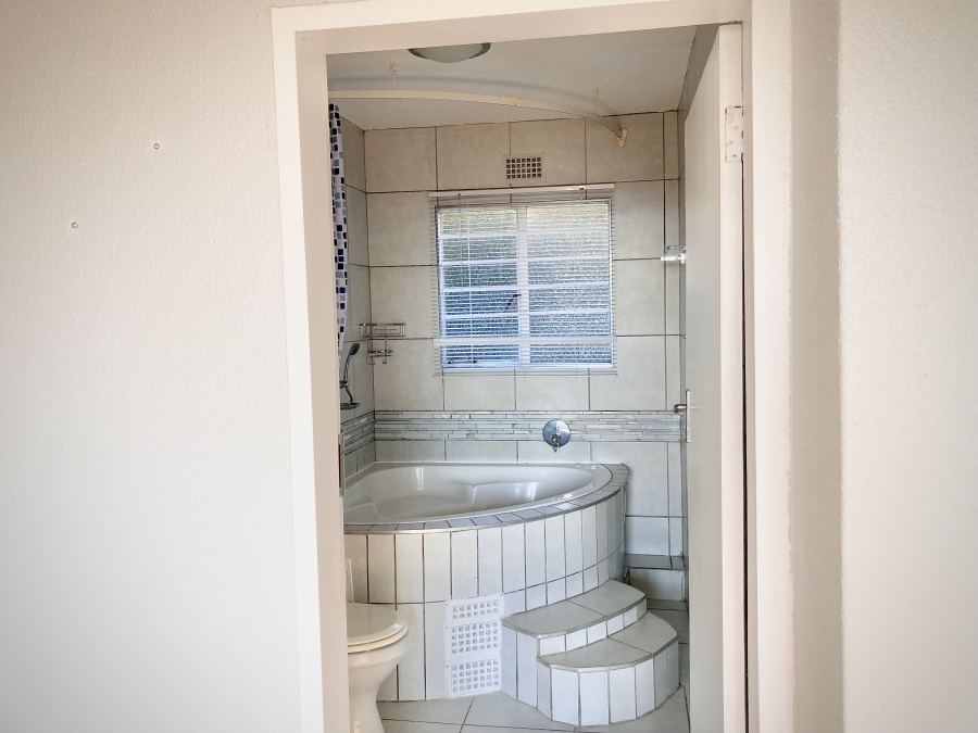 To Let 3 Bedroom Property for Rent in Bedfordview Gauteng