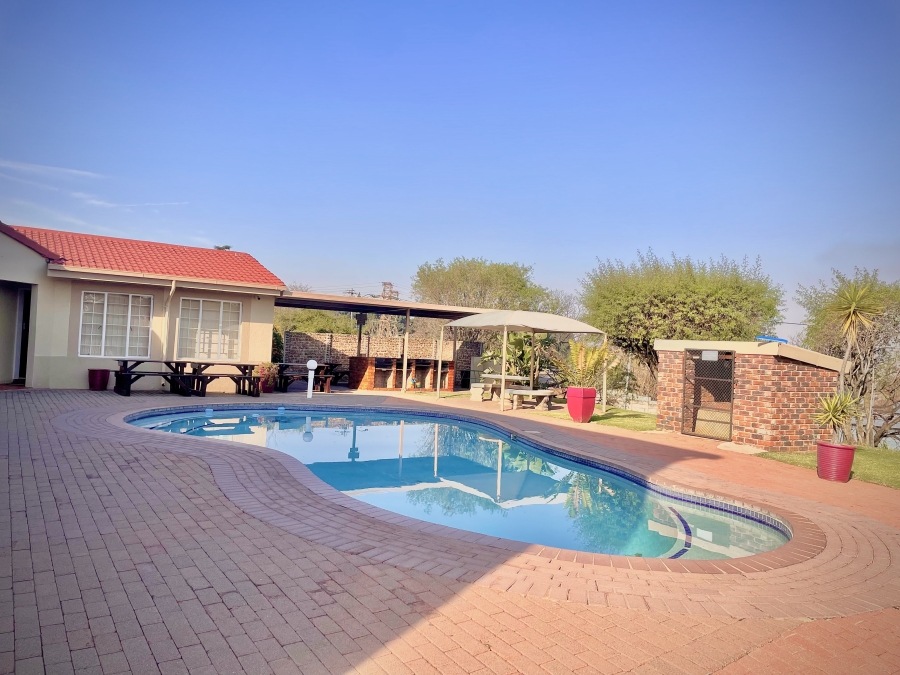 To Let 3 Bedroom Property for Rent in Bedfordview Gauteng