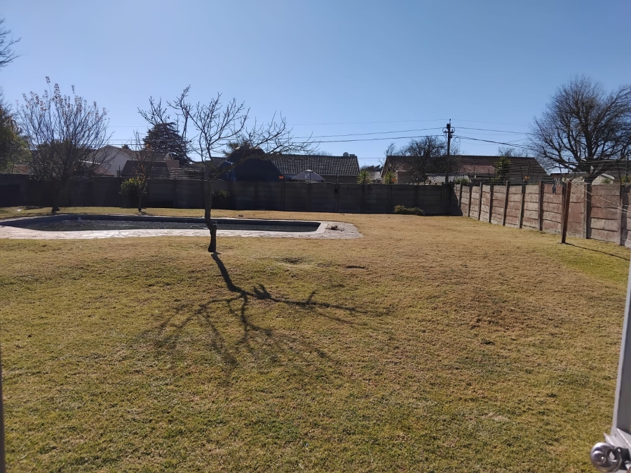 4 Bedroom Property for Sale in Witpoortjie Gauteng
