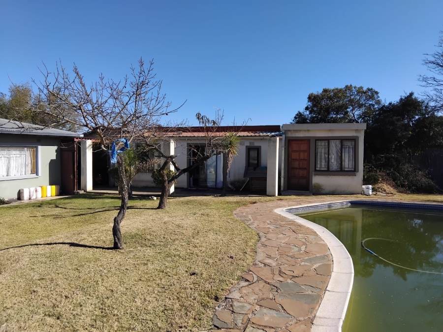 4 Bedroom Property for Sale in Witpoortjie Gauteng