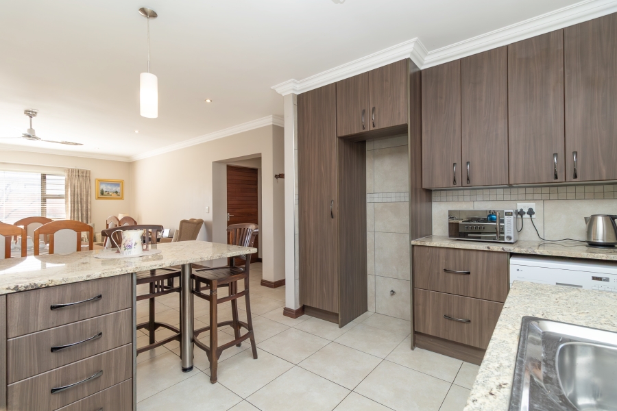 3 Bedroom Property for Sale in Douglasdale Gauteng